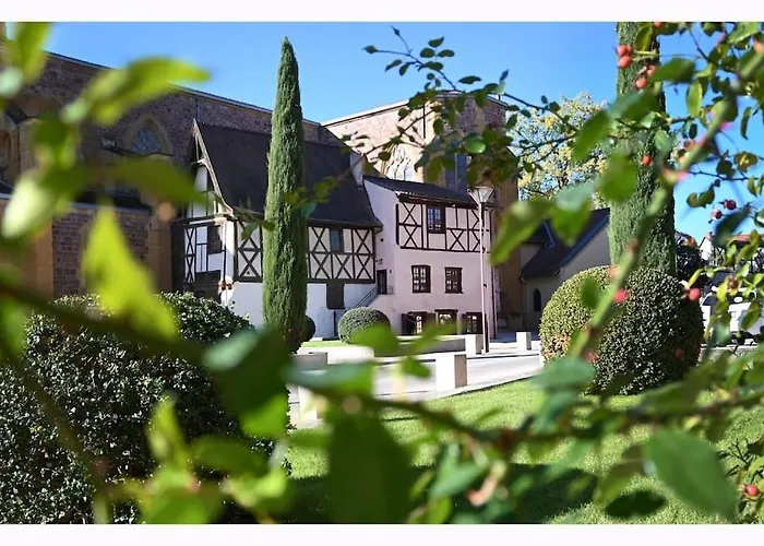 La Maison Rose, Chaleureuse Et Luxueuse